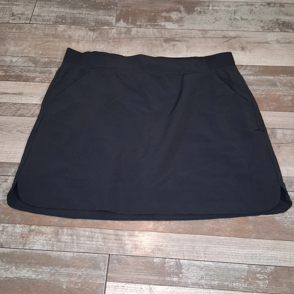 32 Degrees Women's Black Dark Academia Skort Size L